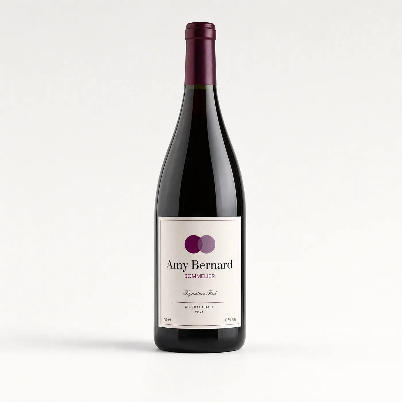 Sticlă de vin cu eticheta Amy Bernard Sommelier